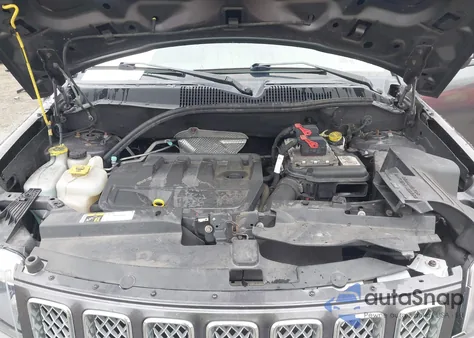 2017 Jeep Compass Latitude 4X4 from USA, damaged, VIN 1C4NJDEB9HD112370